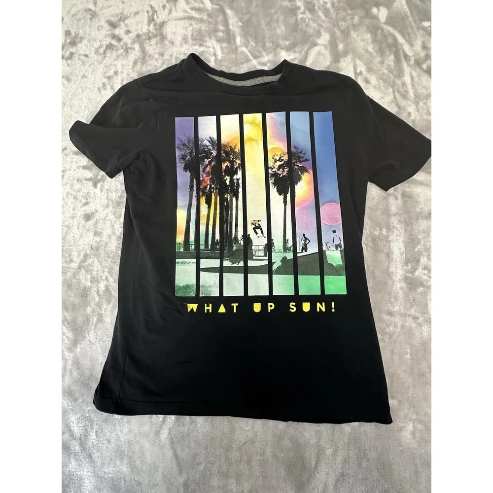Old Navy T-Shirt Boys Large Graphic What's Up Sun Black Palm Trees Beach EUC